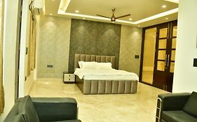 The Grand Haven Greater Noida 3*